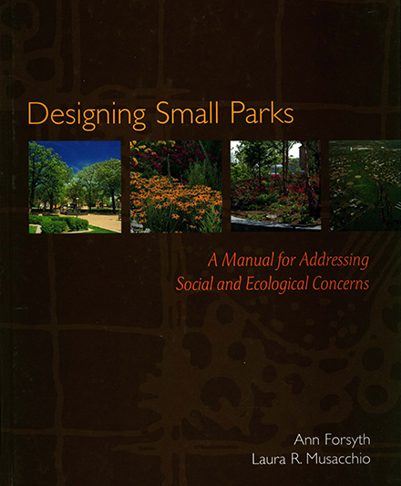 مطالعه رایگان کتاب طراحی پارک های کوچک (Designing Small Parks)